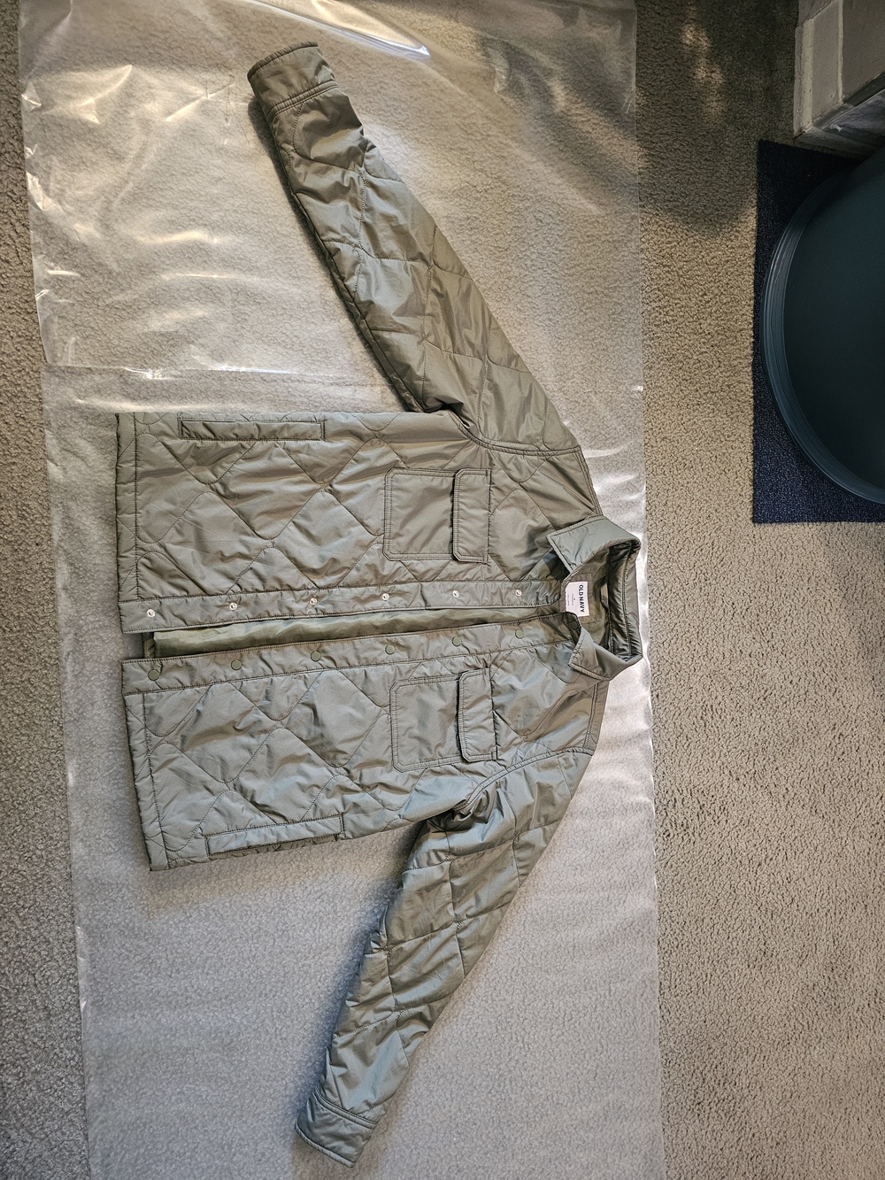 Old Navy Quilted Puffer Jacket in Sage Green